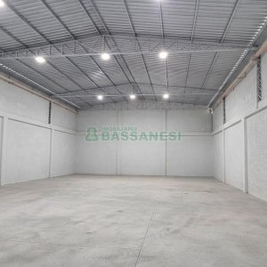 Pavilhão com 300m², no bairro Santa Catarina em Caxias do Sul para Alugar
