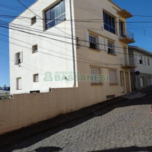 Predio com 313m², 3 dormitórios, 6 vagas, no bairro Rio Branco em Caxias do Sul para Comprar