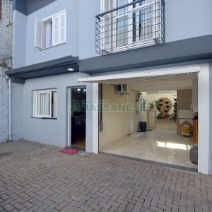 Sobrado com 86m², 3 dormitórios, 2 vagas, no bairro Interlagos em Caxias do Sul para Comprar