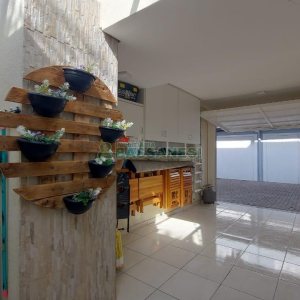 Sobrado com 86m², 3 dormitórios, 2 vagas, no bairro Interlagos em Caxias do Sul para Comprar