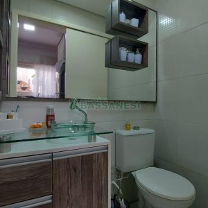 Sobrado com 86m², 3 dormitórios, 2 vagas, no bairro Interlagos em Caxias do Sul para Comprar