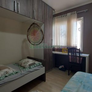 Sobrado com 86m², 3 dormitórios, 2 vagas, no bairro Interlagos em Caxias do Sul para Comprar