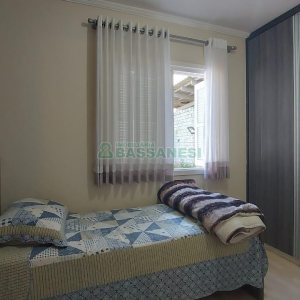 Sobrado com 86m², 3 dormitórios, 2 vagas, no bairro Interlagos em Caxias do Sul para Comprar