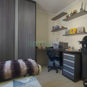 Sobrado com 86m², 3 dormitórios, 2 vagas, no bairro Interlagos em Caxias do Sul para Comprar