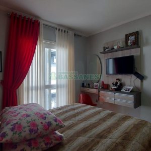 Sobrado com 86m², 3 dormitórios, 2 vagas, no bairro Interlagos em Caxias do Sul para Comprar