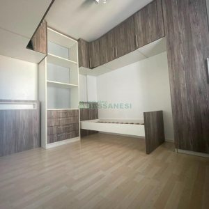Sobrado com 86m², 3 dormitórios, 2 vagas, no bairro Interlagos em Caxias do Sul para Comprar