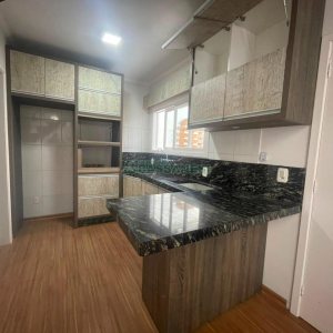 Sobrado com 86m², 3 dormitórios, 2 vagas, no bairro Interlagos em Caxias do Sul para Comprar