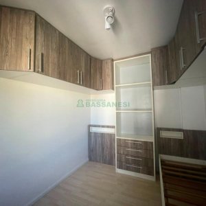 Sobrado com 86m², 3 dormitórios, 2 vagas, no bairro Interlagos em Caxias do Sul para Comprar