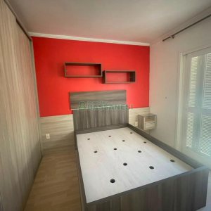 Sobrado com 86m², 3 dormitórios, 2 vagas, no bairro Interlagos em Caxias do Sul para Comprar