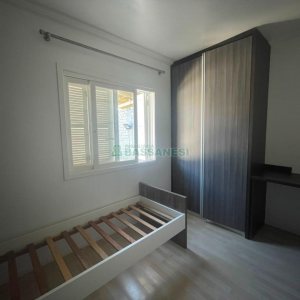 Sobrado com 86m², 3 dormitórios, 2 vagas, no bairro Interlagos em Caxias do Sul para Comprar