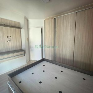 Sobrado com 86m², 3 dormitórios, 2 vagas, no bairro Interlagos em Caxias do Sul para Comprar
