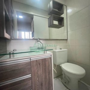 Sobrado com 86m², 3 dormitórios, 2 vagas, no bairro Interlagos em Caxias do Sul para Comprar