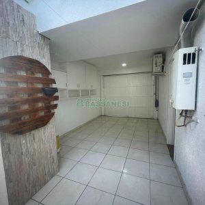 Sobrado com 86m², 3 dormitórios, 2 vagas, no bairro Interlagos em Caxias do Sul para Comprar