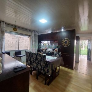 Casa com 450m², 4 dormitórios, 2 vagas, no bairro Lourdes em Caxias do Sul para Comprar