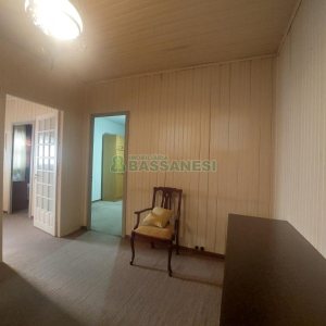 Casa com 450m², 4 dormitórios, 2 vagas, no bairro Lourdes em Caxias do Sul para Comprar