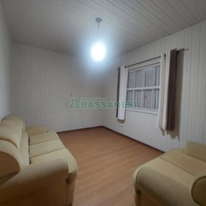 Casa com 450m², 4 dormitórios, 2 vagas, no bairro Lourdes em Caxias do Sul para Comprar