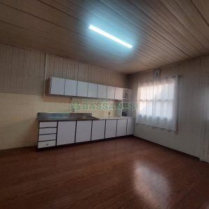Casa com 450m², 4 dormitórios, 2 vagas, no bairro Lourdes em Caxias do Sul para Comprar