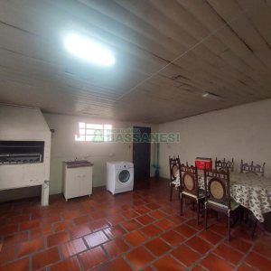 Casa com 450m², 4 dormitórios, 2 vagas, no bairro Lourdes em Caxias do Sul para Comprar
