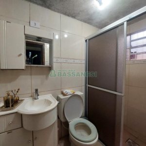 Casa com 450m², 4 dormitórios, 2 vagas, no bairro Lourdes em Caxias do Sul para Comprar