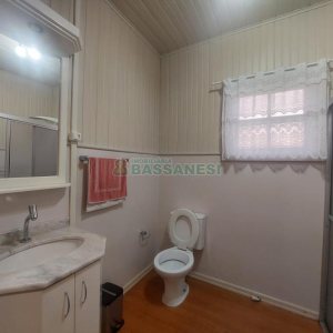 Casa com 450m², 4 dormitórios, 2 vagas, no bairro Lourdes em Caxias do Sul para Comprar