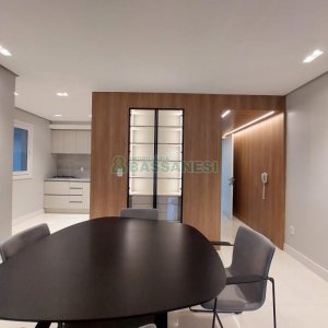 Apartamento com 104m², 3 dormitórios, 2 vagas, no bairro Universitário em Caxias do Sul para Comprar