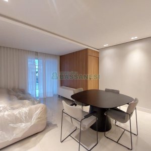 Apartamento com 104m², 3 dormitórios, 2 vagas, no bairro Universitário em Caxias do Sul para Comprar