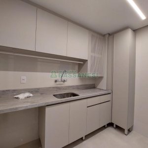 Apartamento com 104m², 3 dormitórios, 2 vagas, no bairro Universitário em Caxias do Sul para Comprar