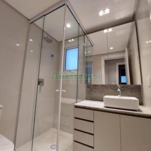 Apartamento com 104m², 3 dormitórios, 2 vagas, no bairro Universitário em Caxias do Sul para Comprar