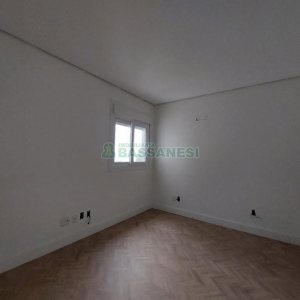 Apartamento com 101m², 3 dormitórios, 2 vagas, no bairro Universitário em Caxias do Sul para Comprar