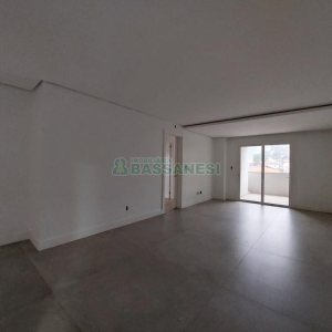 Apartamento com 101m², 3 dormitórios, 2 vagas, no bairro Universitário em Caxias do Sul para Comprar