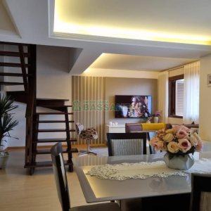 Sobrado com 185m², 3 dormitórios, 2 vagas, no bairro De Lazzer em Caxias do Sul para Comprar