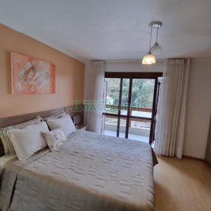 Sobrado com 185m², 3 dormitórios, 2 vagas, no bairro De Lazzer em Caxias do Sul para Comprar