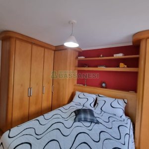 Sobrado com 185m², 3 dormitórios, 2 vagas, no bairro De Lazzer em Caxias do Sul para Comprar