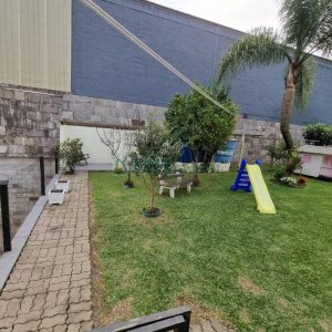 Sobrado com 185m², 3 dormitórios, 2 vagas, no bairro De Lazzer em Caxias do Sul para Comprar