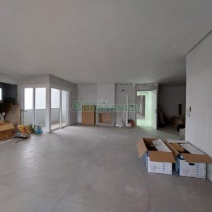 Apto/Cobertura com 195m², 3 dormitórios, 2 vagas, no bairro Universitário em Caxias do Sul para Comprar