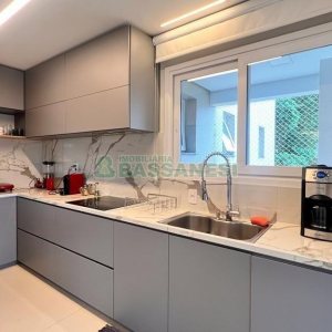 Apartamento com 140m², 3 dormitórios, 4 vagas, no bairro Madureira em Caxias do Sul para Alugar ou Comprar