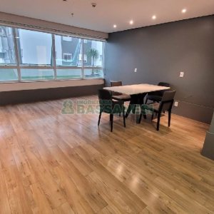 Sala com 30m², no bairro Villagio Iguatemi em Caxias do Sul para Comprar