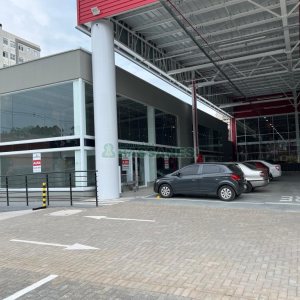 Loja com 156m², no bairro Panazzolo em Caxias do Sul para Alugar