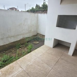 Sobrado com 82m², 2 dormitórios, 2 vagas, no bairro Nossa Senhora das Graças em Caxias do Sul para Alugar ou Comprar