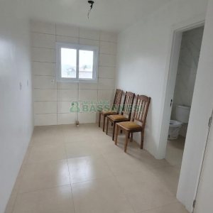 Sobrado com 80m², 2 dormitórios, 1 vaga, no bairro Nossa Senhora das Graças em Caxias do Sul para Alugar ou Comprar