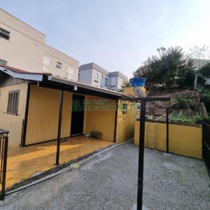 Casa com 63m², 3 dormitórios, 1 vaga, no bairro Esplanada em Caxias do Sul para Comprar