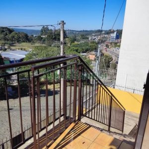 Casa com 63m², 3 dormitórios, 1 vaga, no bairro Esplanada em Caxias do Sul para Comprar