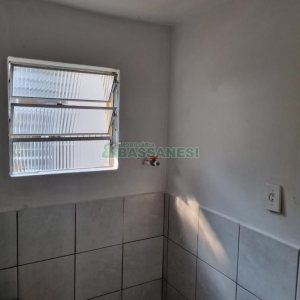 Casa com 63m², 3 dormitórios, 1 vaga, no bairro Esplanada em Caxias do Sul para Comprar