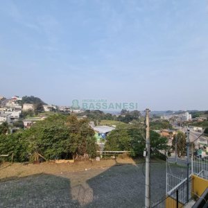 Casa com 63m², 3 dormitórios, 1 vaga, no bairro Esplanada em Caxias do Sul para Comprar