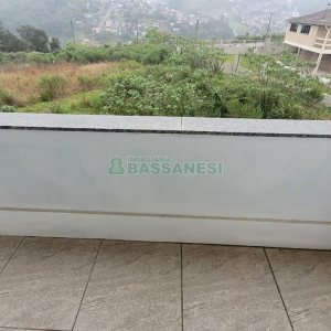 Sobrado com 80m², 2 dormitórios, 1 vaga, no bairro Nossa Senhora das Graças em Caxias do Sul para Alugar ou Comprar