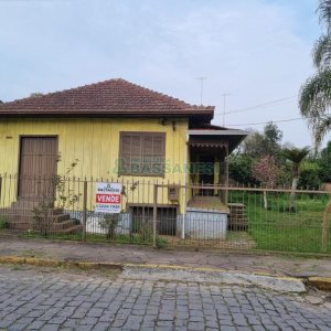 Casa com 100m², 3 dormitórios, no bairro Ana Rech em Caxias do Sul para Comprar