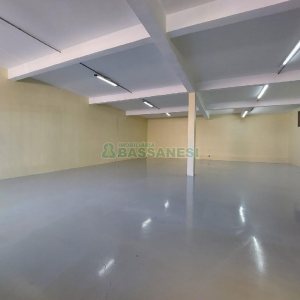 Loja com 192m², no bairro Kayser em Caxias do Sul para Alugar