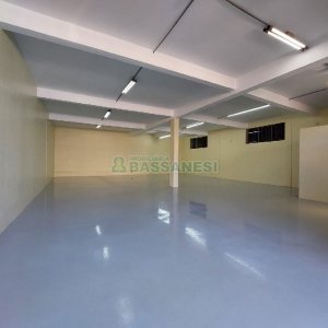 Loja com 192m², no bairro Kayser em Caxias do Sul para Alugar