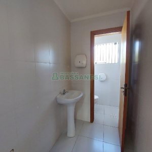 Loja com 192m², no bairro Kayser em Caxias do Sul para Alugar