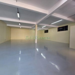 Loja com 192m², no bairro Kayser em Caxias do Sul para Alugar